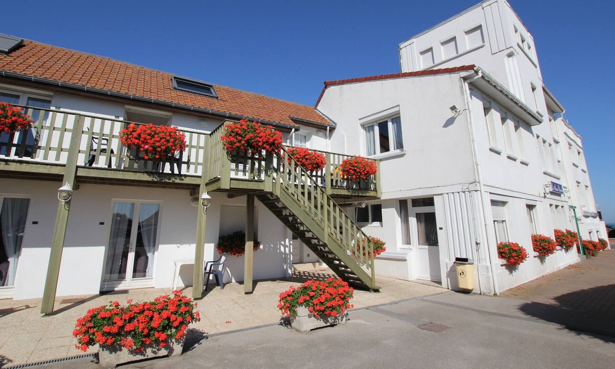 Bleriot-Plage Apartment | Gite facing the sea
