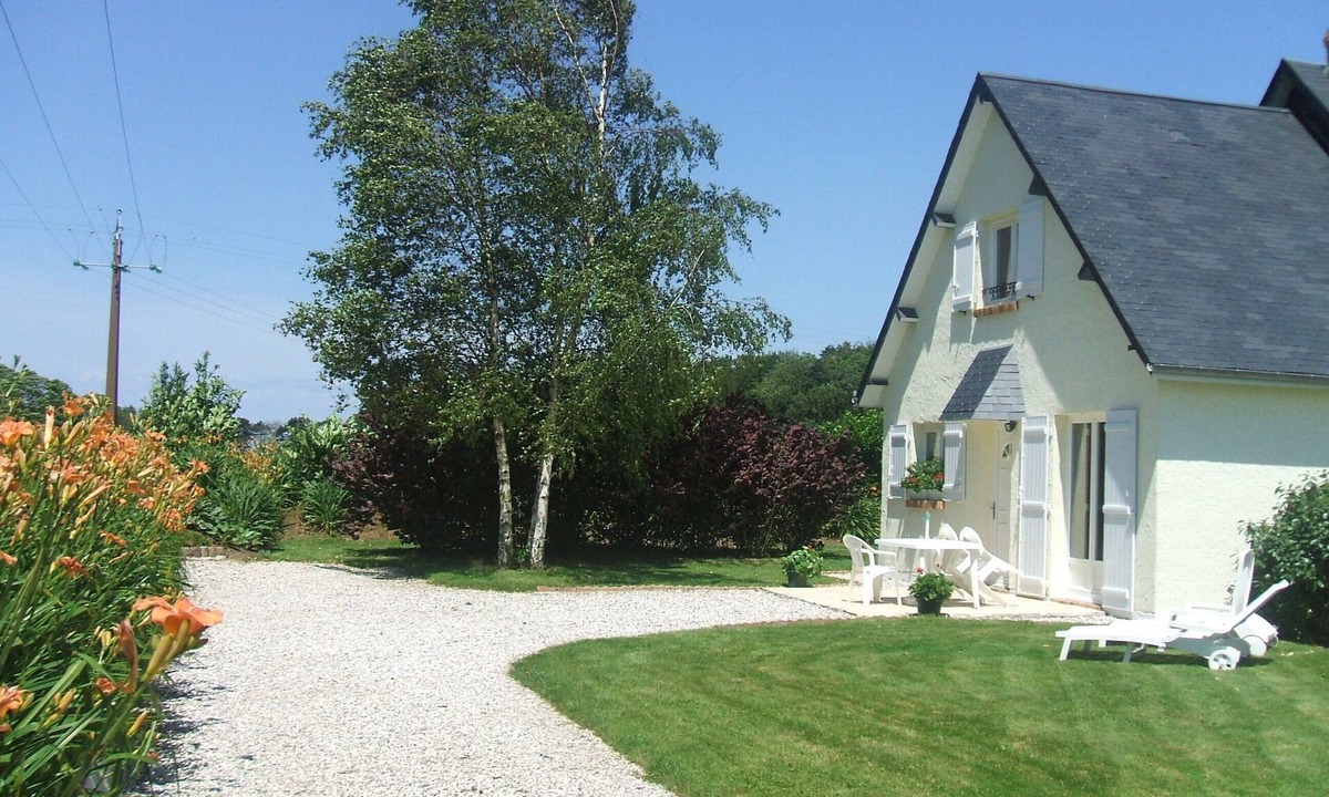 Le Tilleul House | Gite Les Lys Le Tilleul 2 mn ETRETAT; In a green and quiet setting,