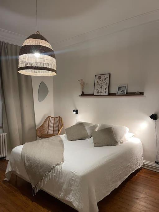 Tourcoing Apartment | Grand appartement entier en hyper centre a 10 minutes de lille, métro a 50m et la gare de Tourcoing et à 900m et parking a proximité