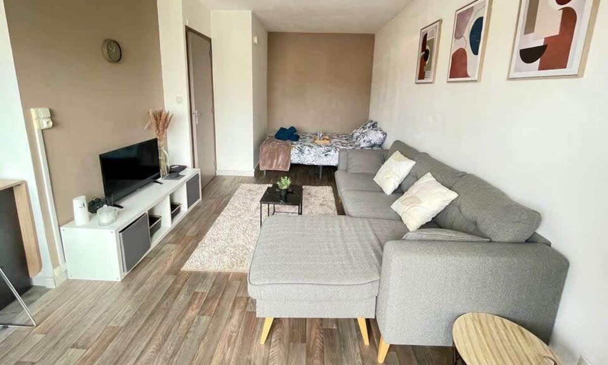 Troyes Apartment | Grand Studio centre-ville gare parking 2pers