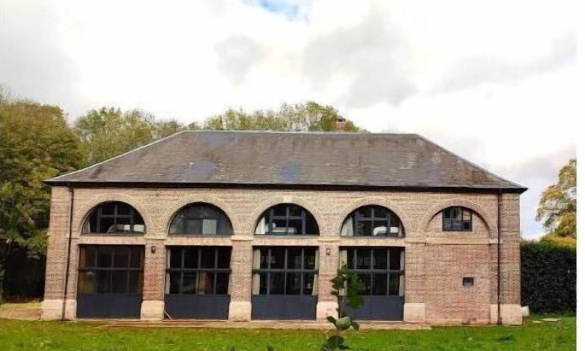 Saint-Jean-du-Cardonnay House | Grande Maison de Campagne au Milieu du Parc D'un Château