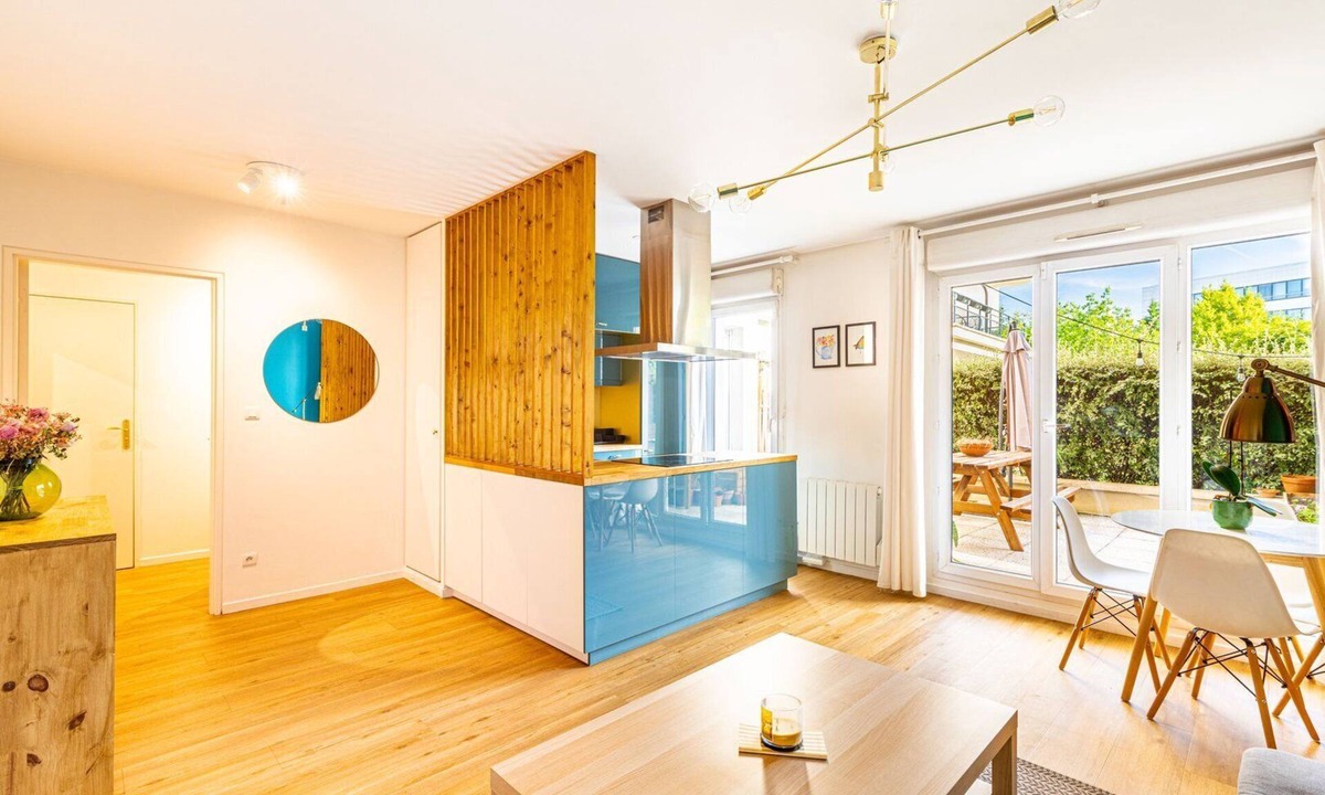 Le Bourget Apartment | GuestReady - Le Bourget's Blue Charms