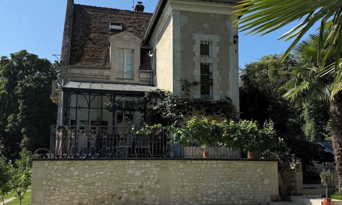 Crepy-en-Valois House | Historic French Chateau & Pool, Paris 35 minutes