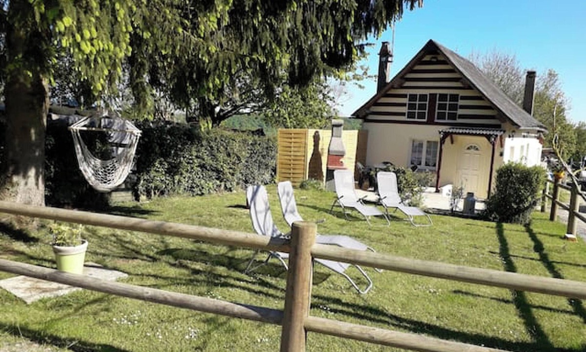 Saint-Leger-aux-Bois House | Homerez - Charming Family Home in Edruchon