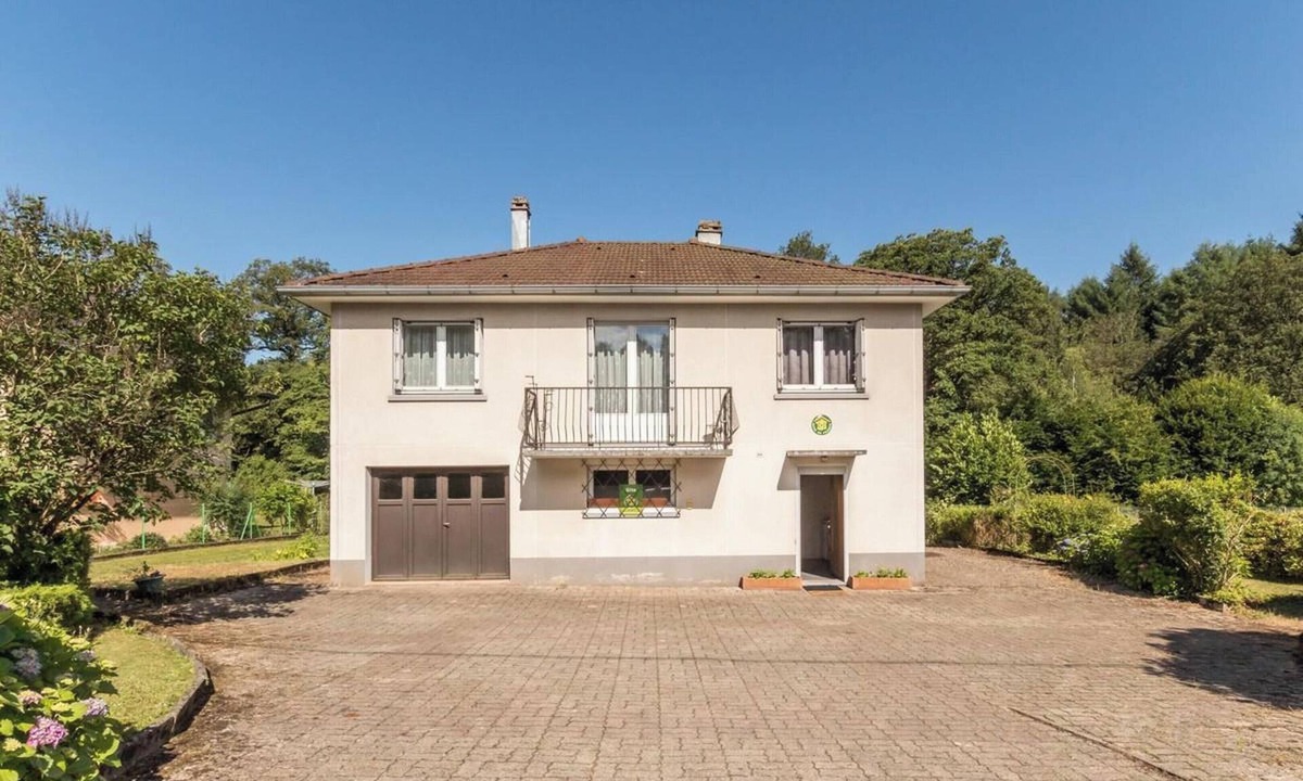 Champagney House | Homerez - Charming house in Champagney with mountain view