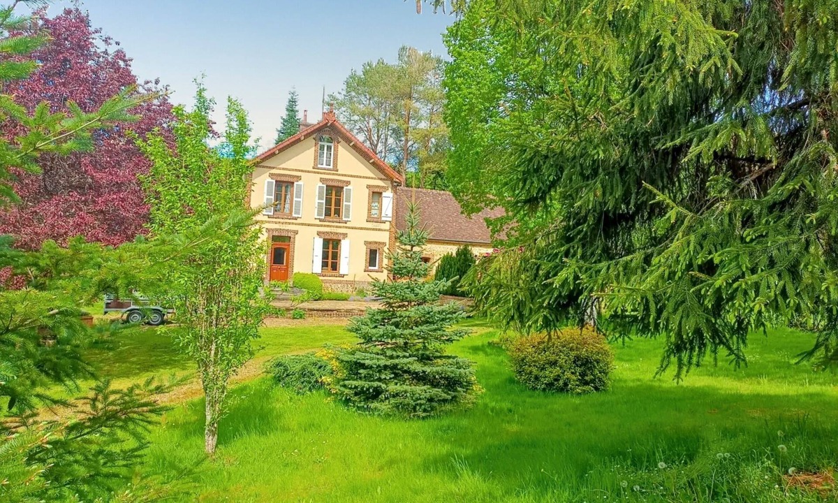 Maletable House | Homerez - Comfortable House with Garden - Longny les Villages