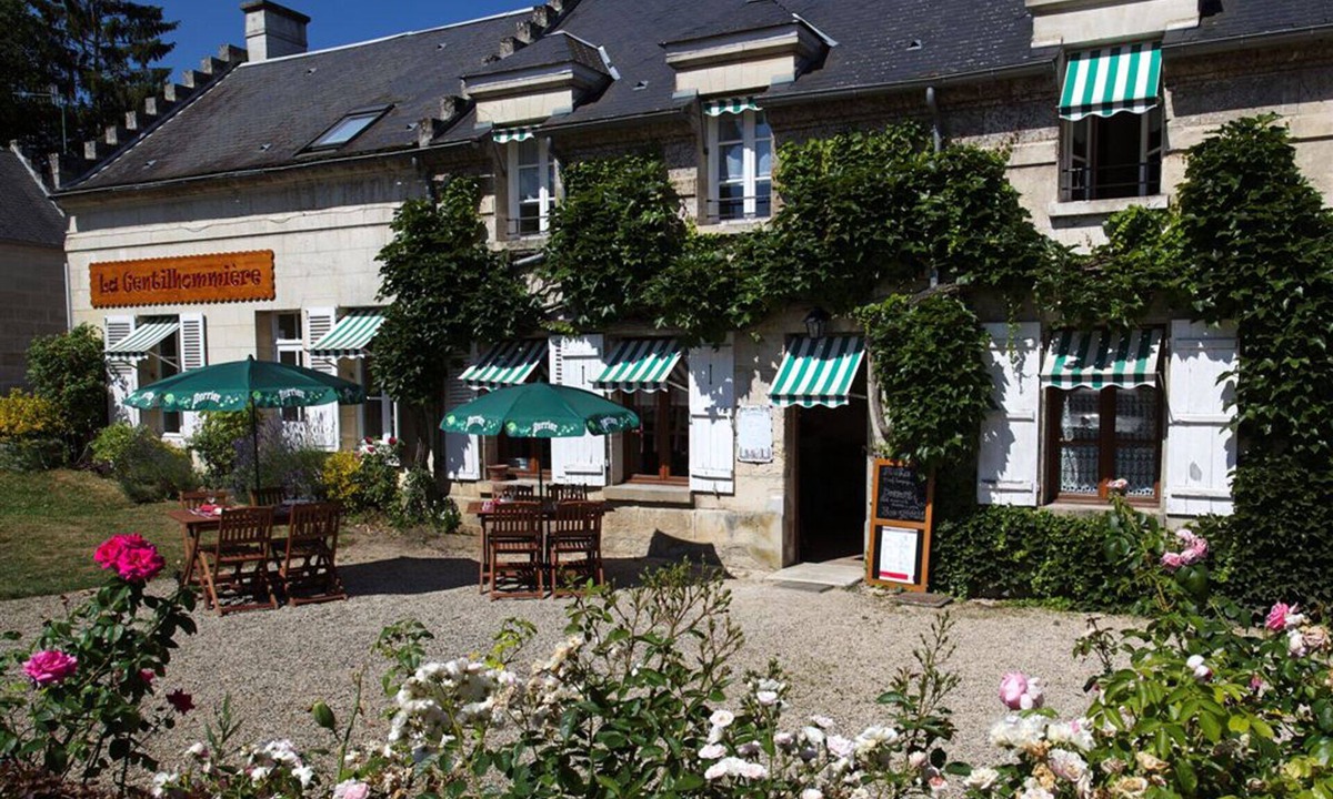 Croutoy Cottage | Ideal family and business cottage