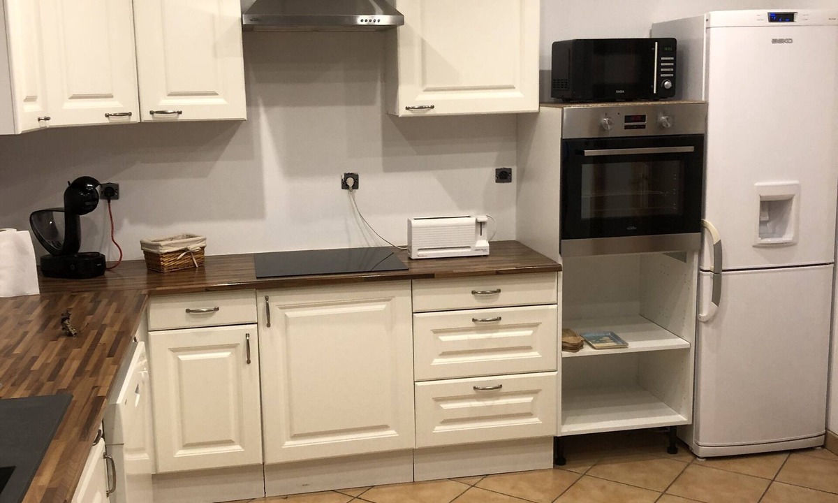 Carly House | independent house in the countryside near cities and sea