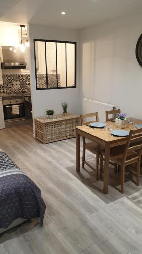 Vineuil-Saint-Firmin Apartment | Inobello proche Chateau Chantilly Parc Asterix