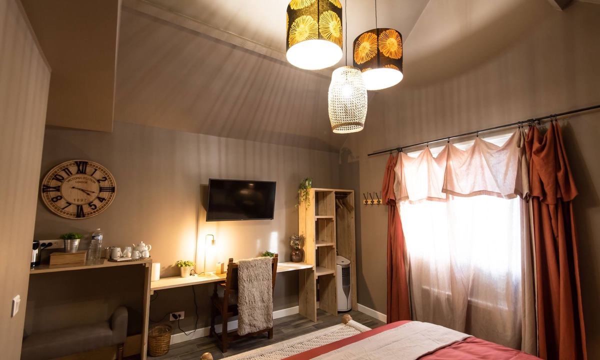Saint-Loup-de-Naud House | J&J Room - Exceptional accommodation near Provins. www.jj-accommodation.fr