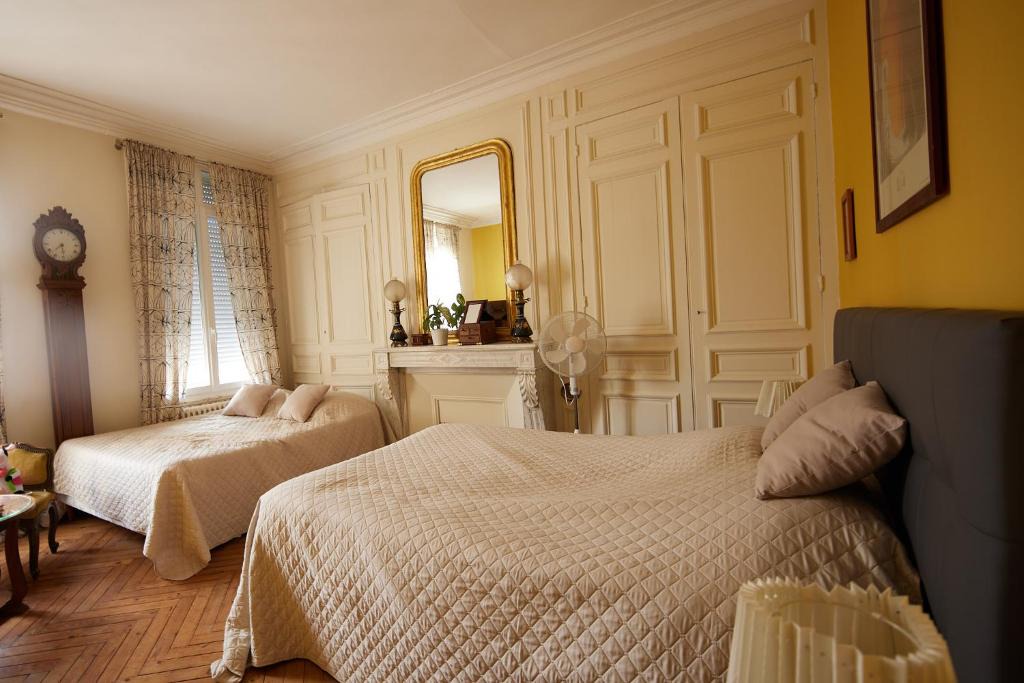 Forges-les-Eaux House | L'Antre de Gadag
