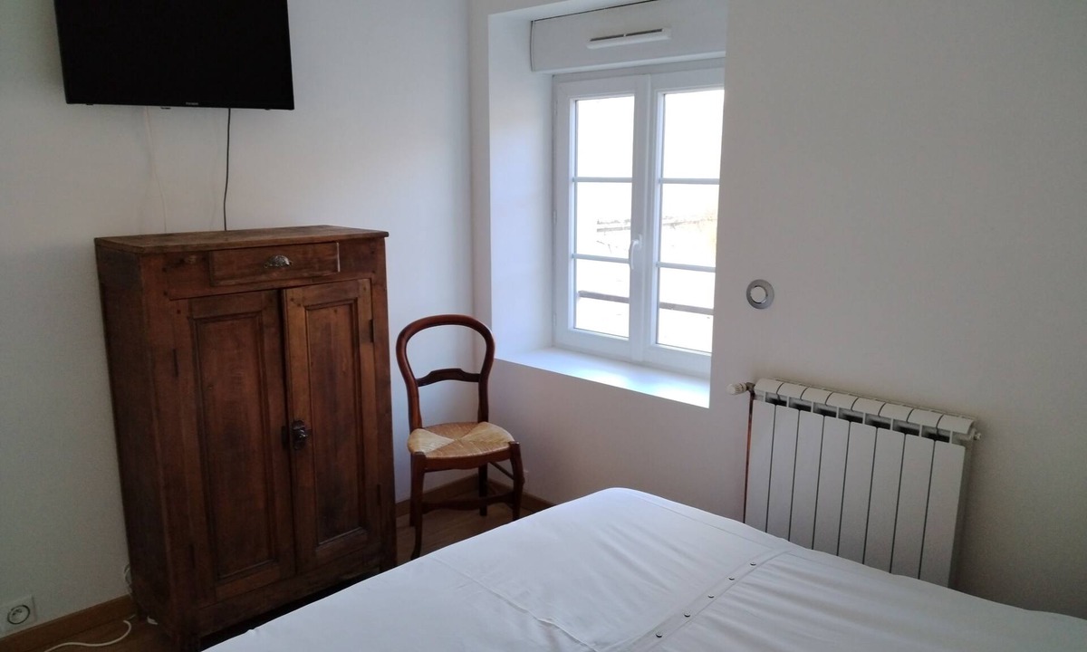 Saints Apartment | L' ART Appart from 2 to 4 pers, 7 min from coulommiers, 25 min from Disneyland Paris