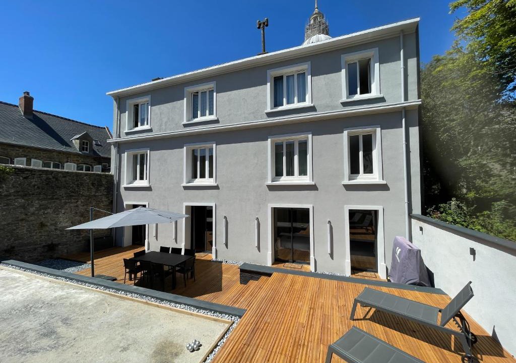 Ville Haute Apartment | "L'imprévue", standing et jardin au pied de Notre-Dame