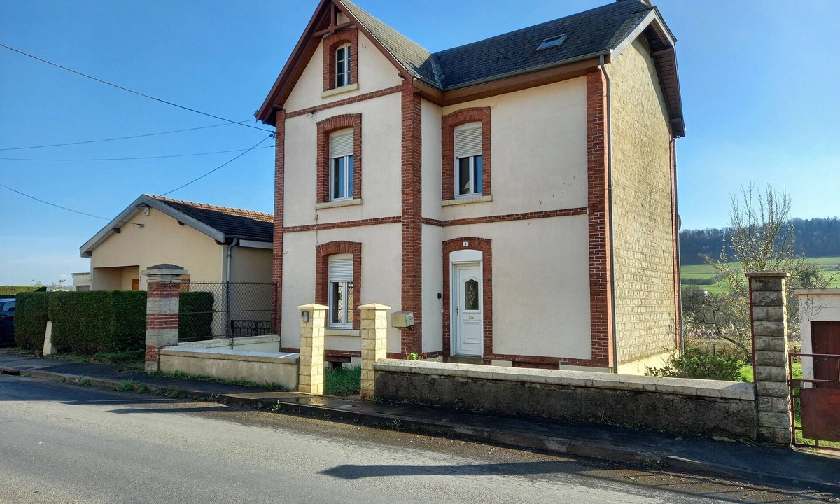 Nouvion-sur-Meuse House | La Locomotive by la Bb12087