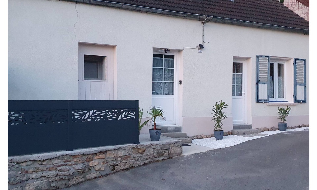 Bonneuil-en-Valois House | La Maison du Druide