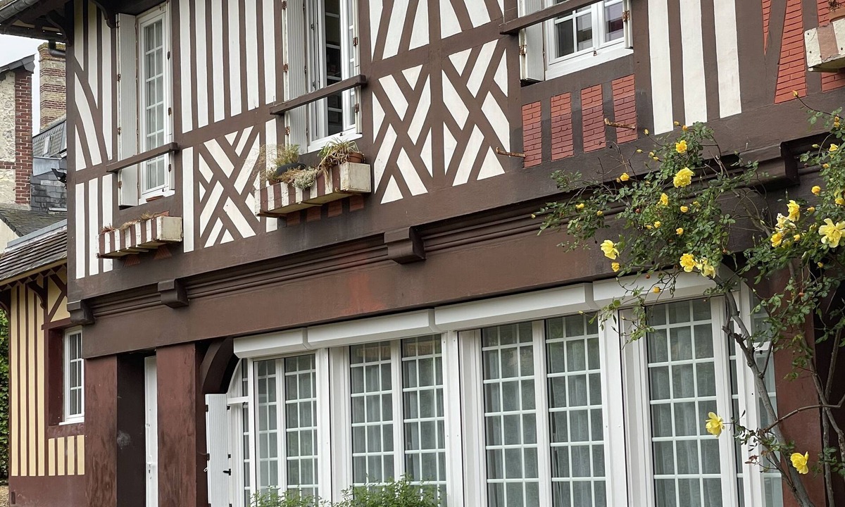 Villerville Apartment | La mer à Pied, au Coeur du Village, Beau 2 Pièces Rénové