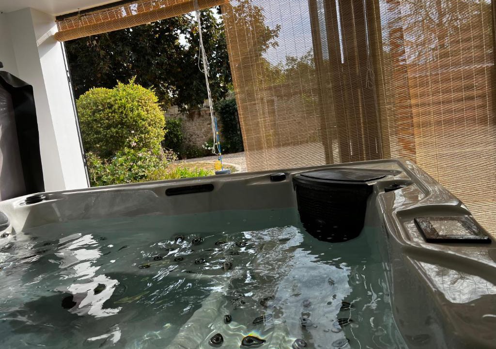 Braine Apartment | La petite Brainoise - Gîte avec salle jacuzzi 120 jets