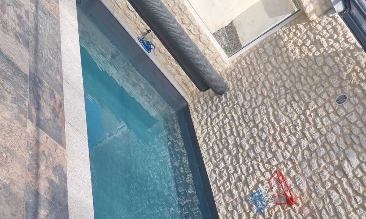 Baincthun House | la Plumeria Giant Piscine Privative
