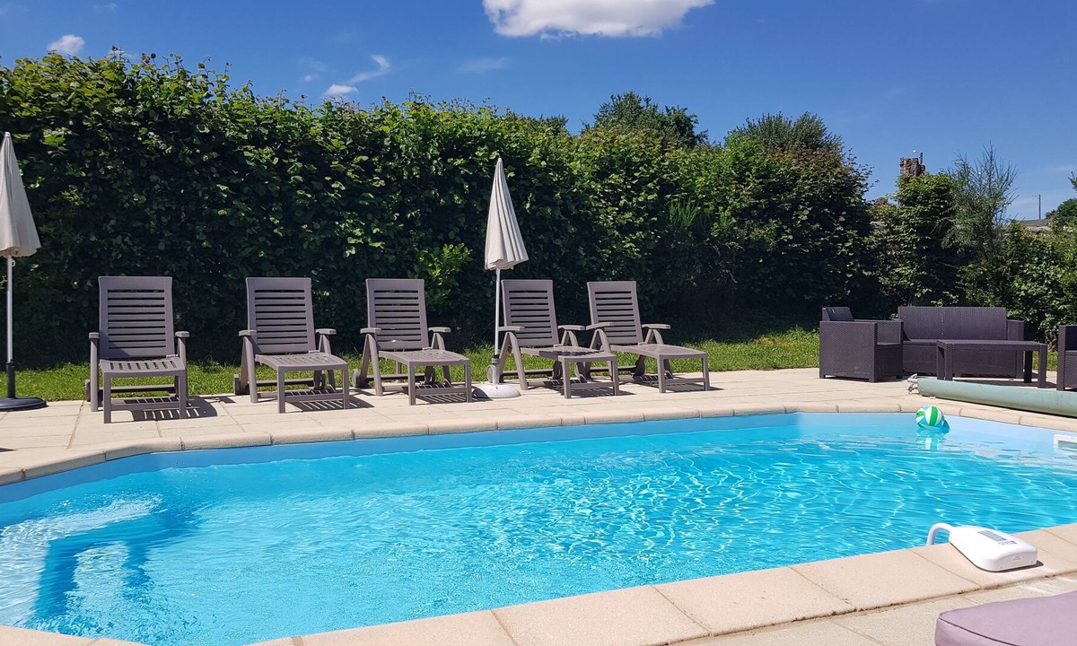 Janaillat Cottage | Large Well Equipped Cottage sleeps 12 with Heated Pool & Wonderful Views