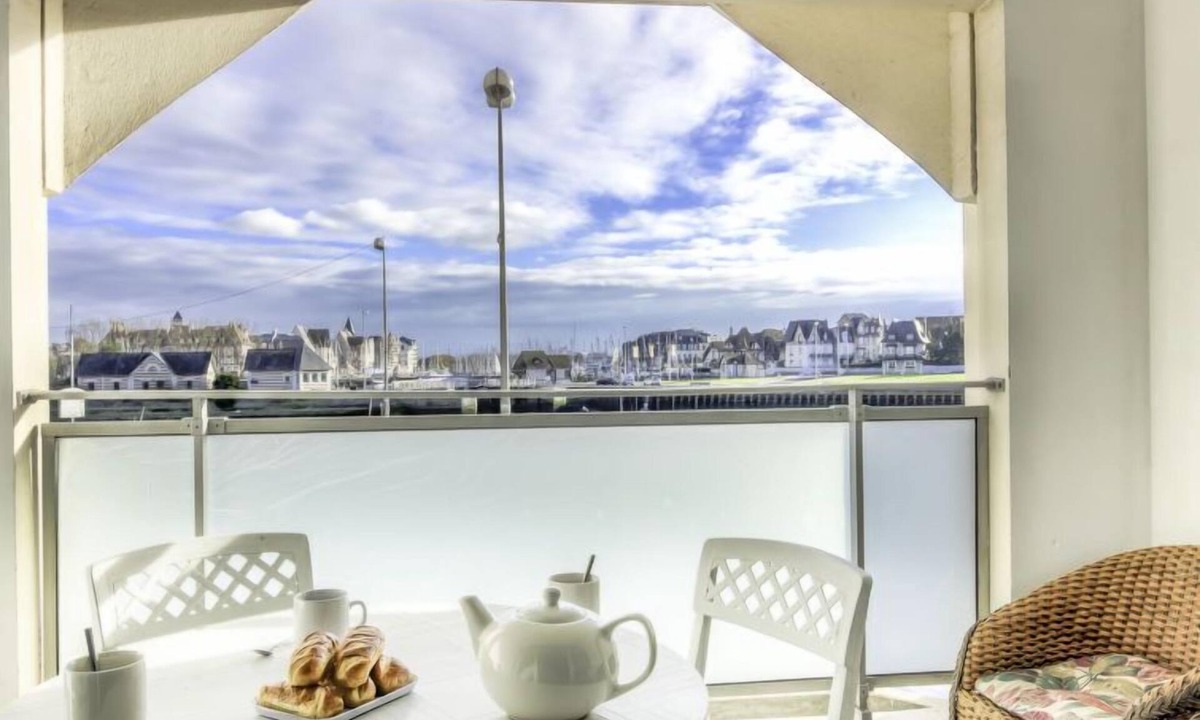 Trouville-sur-Mer Apartment | Le Beach by Interhome