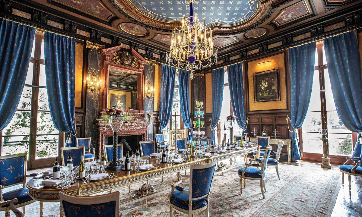 La Ferte-Frenel Hotel | Le Château des Rêves