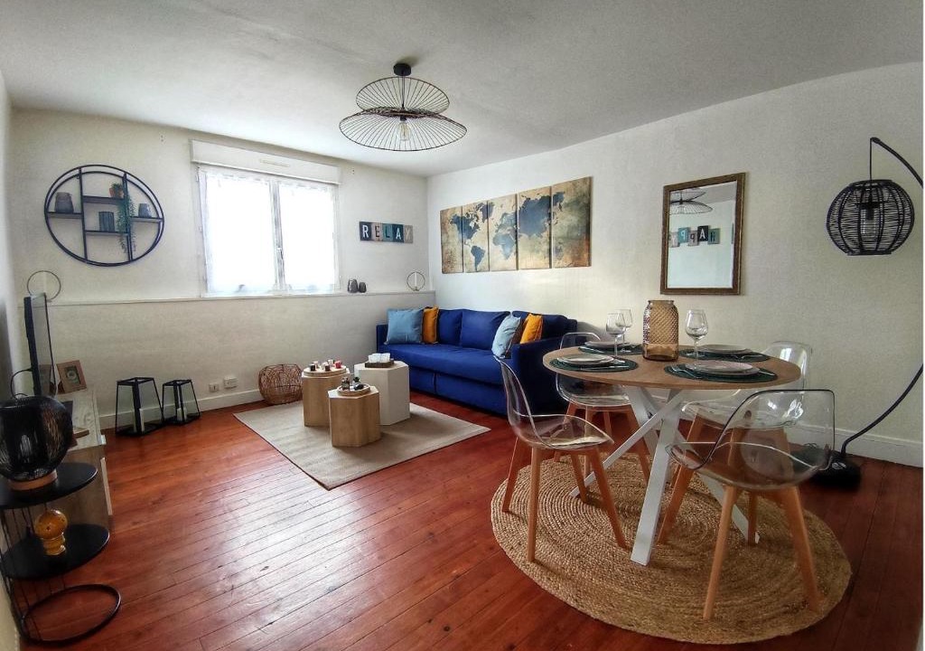 Miroir - Batignolles Apartment | Le char'Mans appartement cosy proche gare et tram