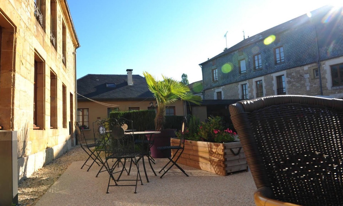 Launois-sur-Vence Hotel | Le Val de Vence