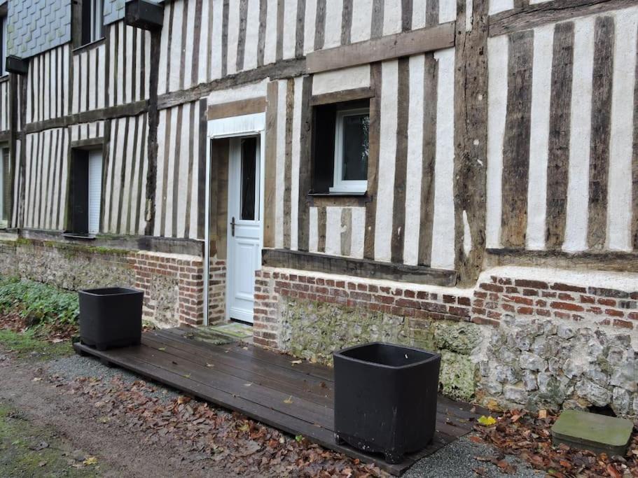 Saint-Nicolas-de-la-Haie House | Les amoureux