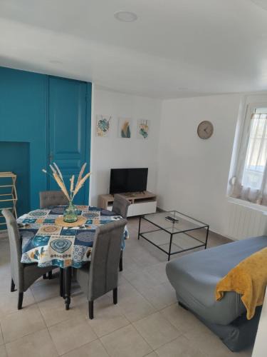 Arrest House | Les hirondelles