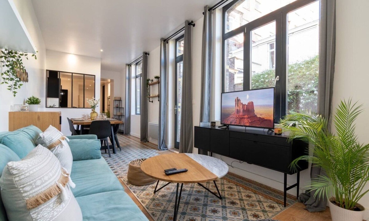 Wazemmes Apartment | Lille Centre - Beautiful apartment with garden !