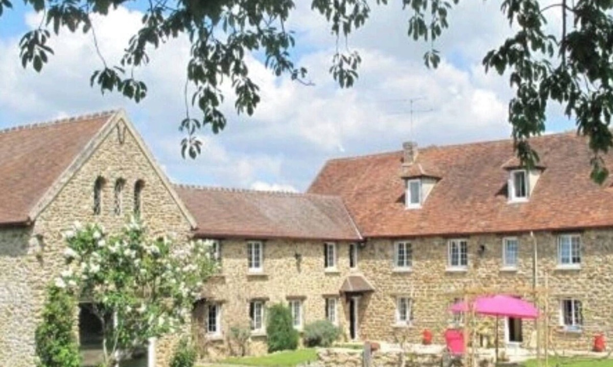 Saint-Cyr-sur-Morin Villa | Lovely cottage for 15 country chic décoration quiet place to discover asap!