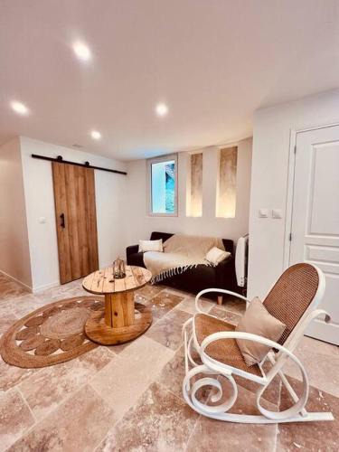 Dampsmesnil House | Maison Aveny Spa