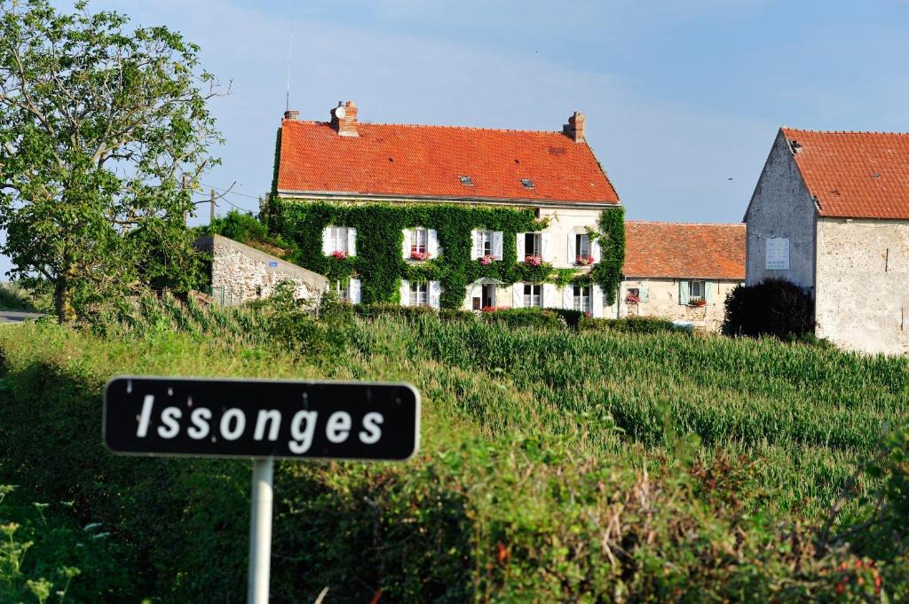 Marigny-en-Orxois Bed & Breakfast | Maison d'Hôtes Ferme d'Issonges B&B