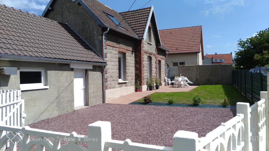 Dieppe House | MAISON DE PLAISANCE AVEC JARDIN ET VUE MER A 200m