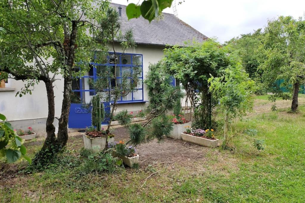 Saint-Benoit-du-Sault House | maison tout confort avec piscine
