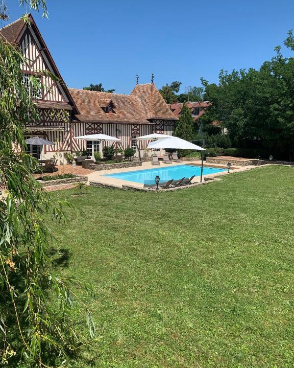 Bras de Fer House | Marquise Barbot