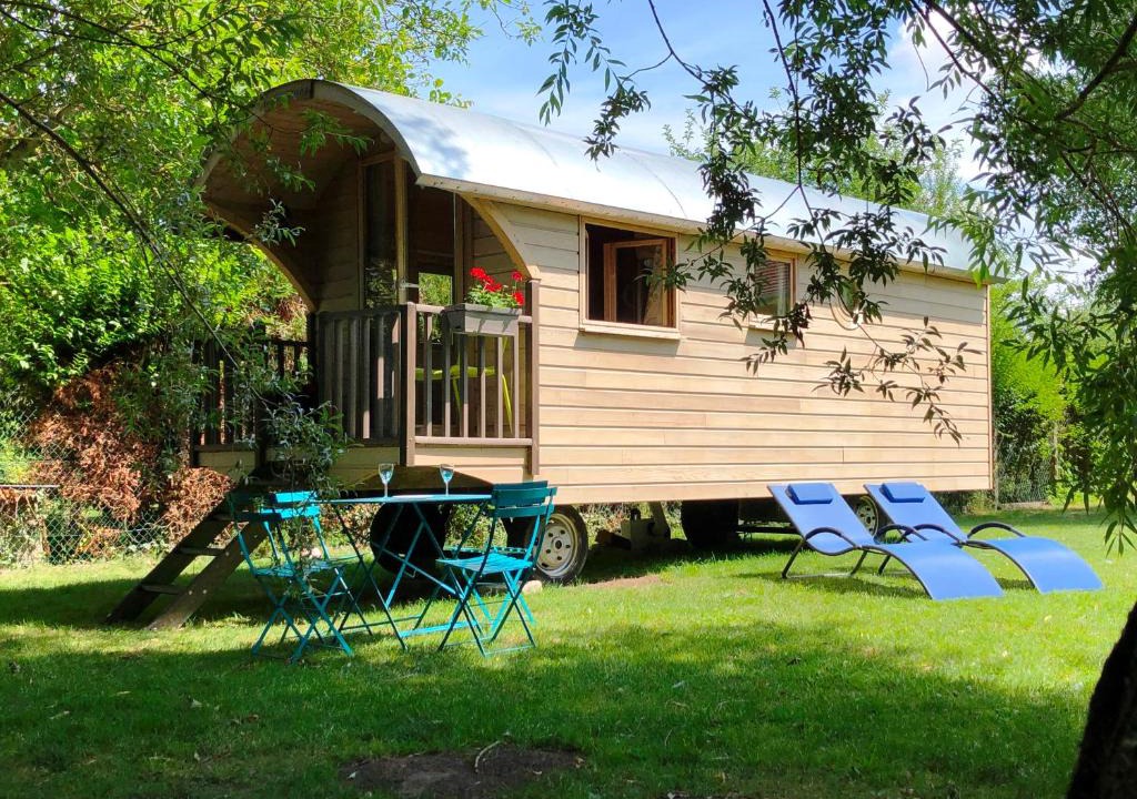 Milly-la-Foret House | Millygite Chalet-on-wheels by the river