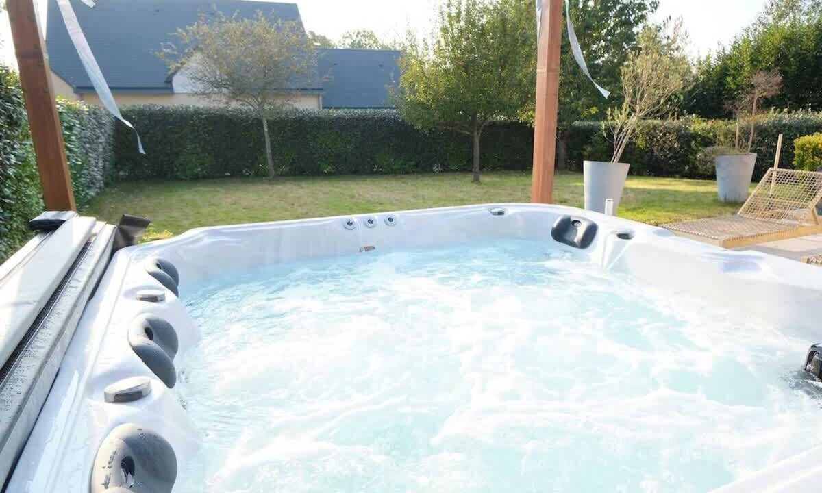 Saint-Lo House | Minimaliste Oasis - Golf & Spa