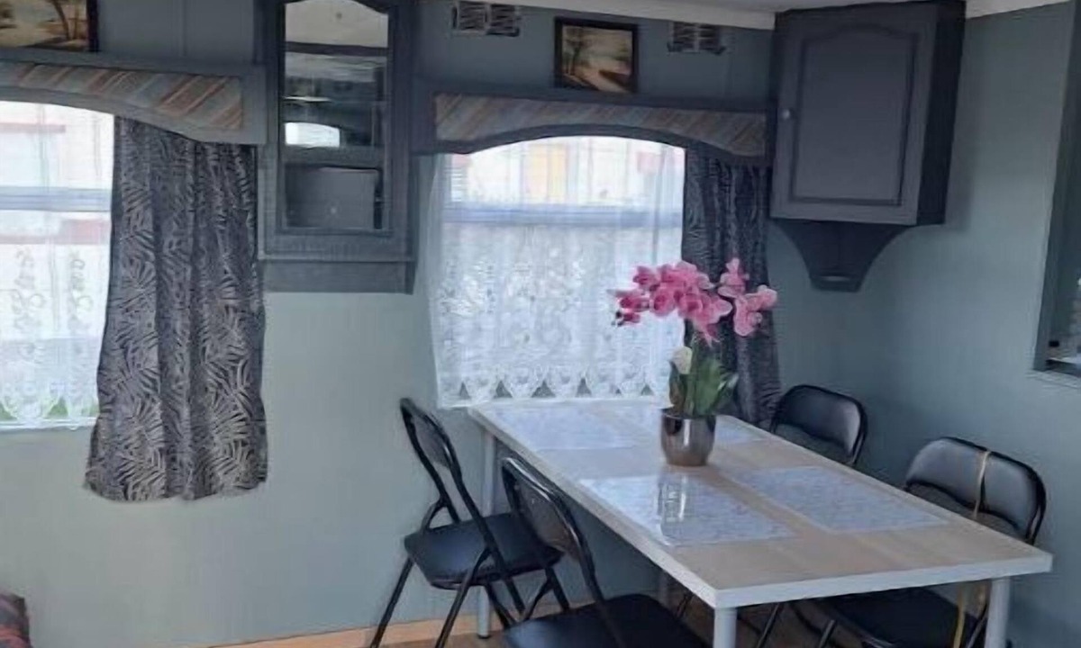 Enquin-sur-Baillons House | Mobilhome sur Camping Familiale