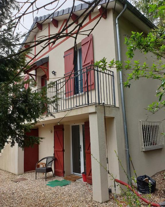 Saint-Germain-en-Laye Villa | Modern Bright House
