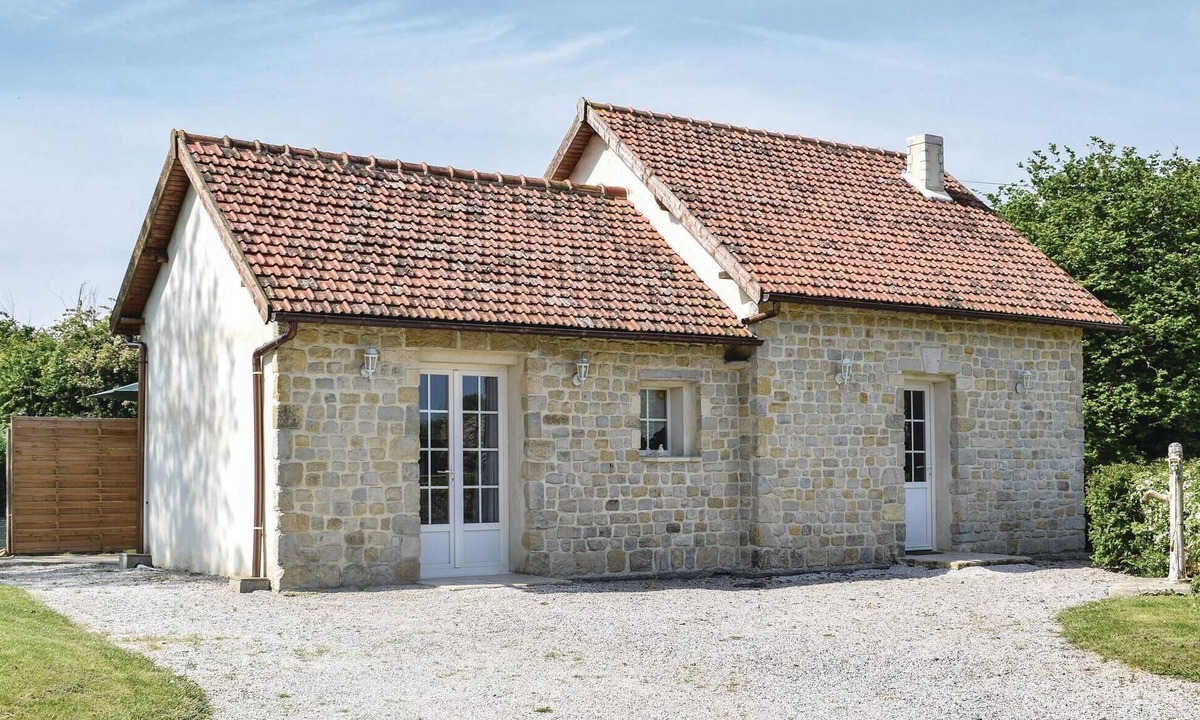 La Cambe House | Nice home in La Cambe with kitchen