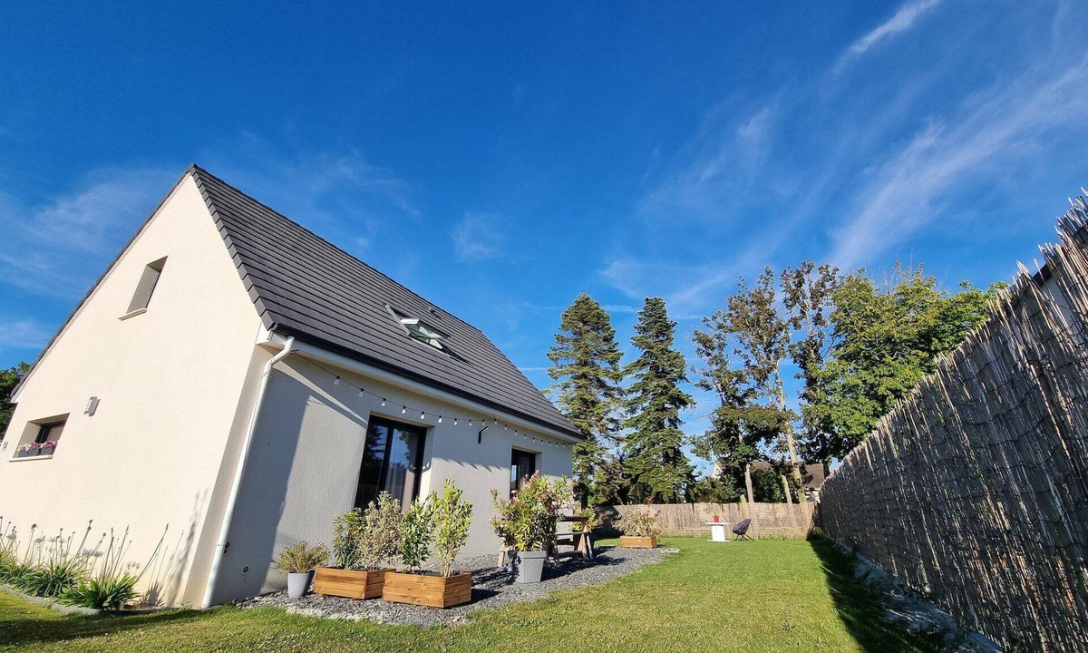 Amfreville House | Nice House With Terrace Garden In Amfreville