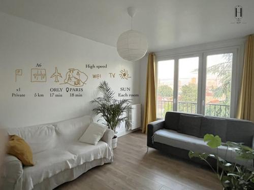 Thiais Apartment | Parishuit