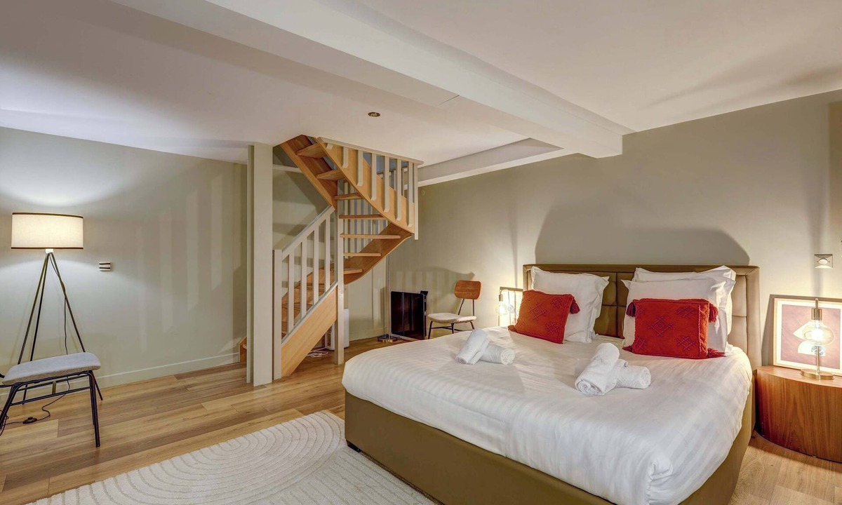 Quartier Sainte-Marguerite Apartment | Place de la Nation Cozy 2BD Duplex