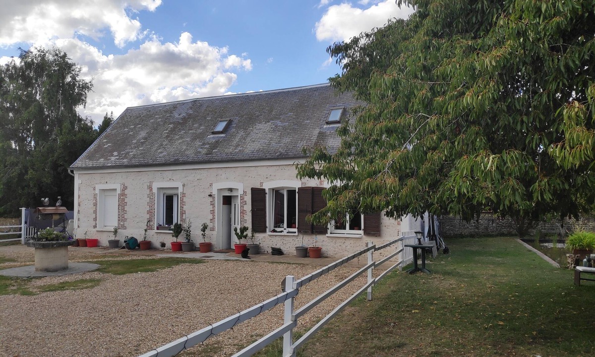 La Couture Boussey Bed & Breakfast | Private guest house with swimming pool, jacuzzi, Nordic bath and games!