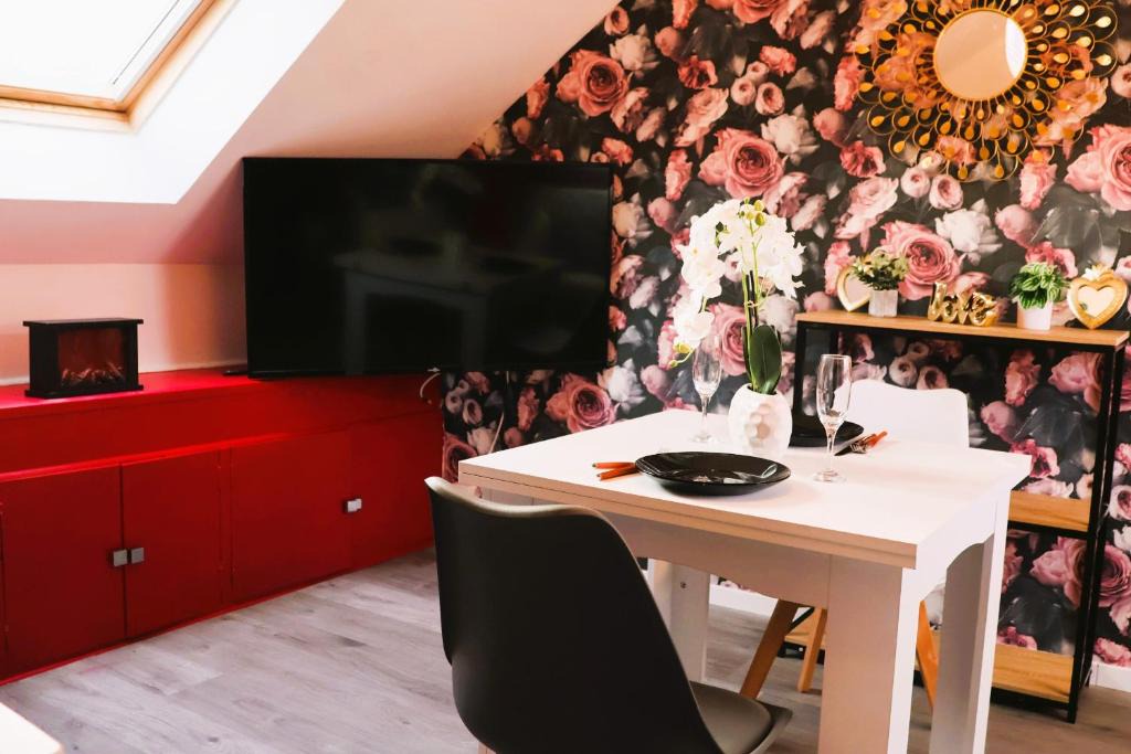 Sainte-Anne - Faubourg Noyon Apartment | ROMANTIC STUDIO EVE - PROCHE GARE - NETFLIX - WiFi