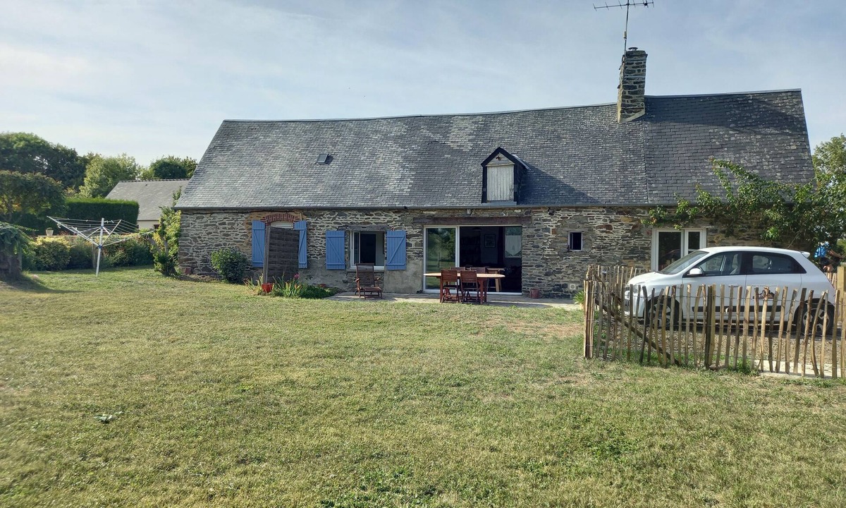 (le) Mesnil Hue House | Single-storey house 100 m from the strikes