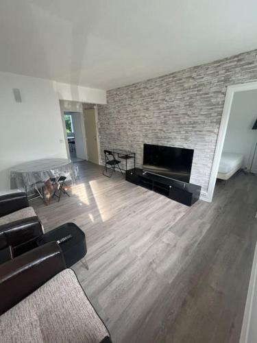 Massy Apartment | Spacieux Appartement Familial - 10 mnt du RER B