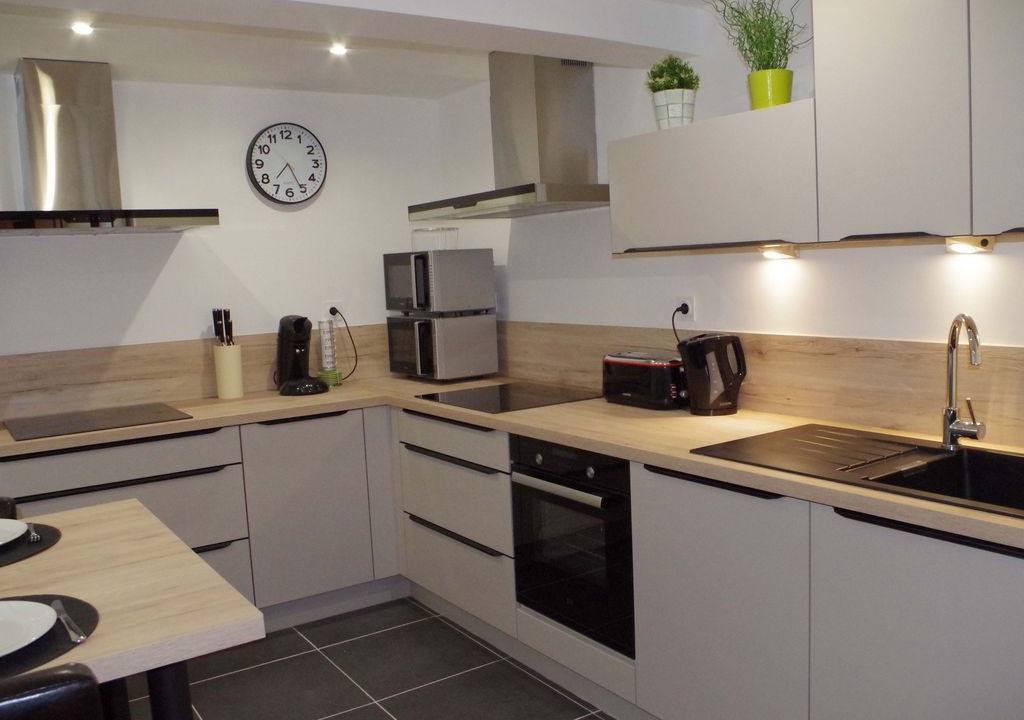 Roubaix House | Spacious house in Roubaix and Wifi