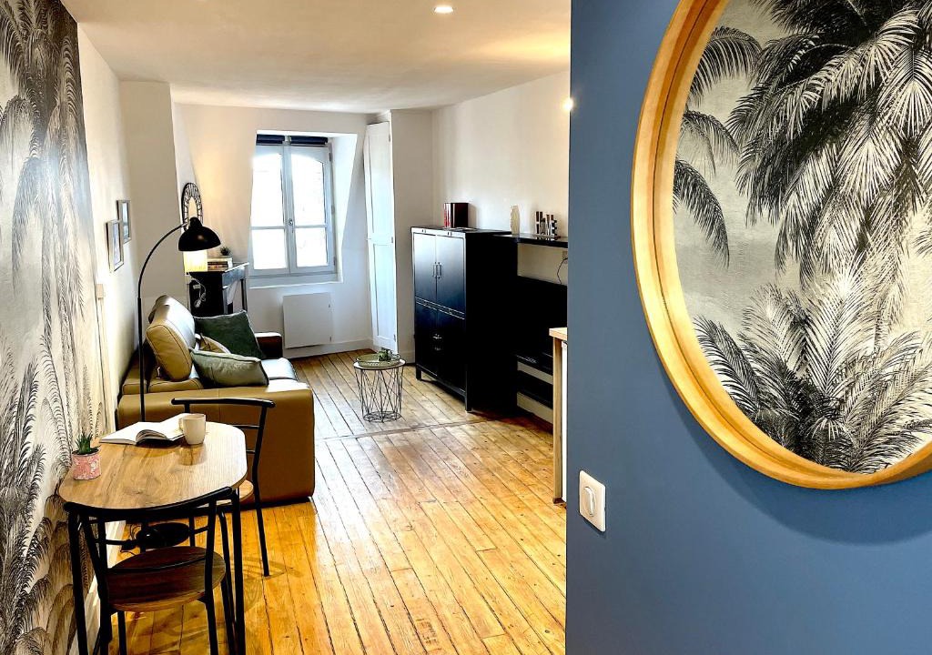 Dreux Apartment | Studio de charme sous les toits #6